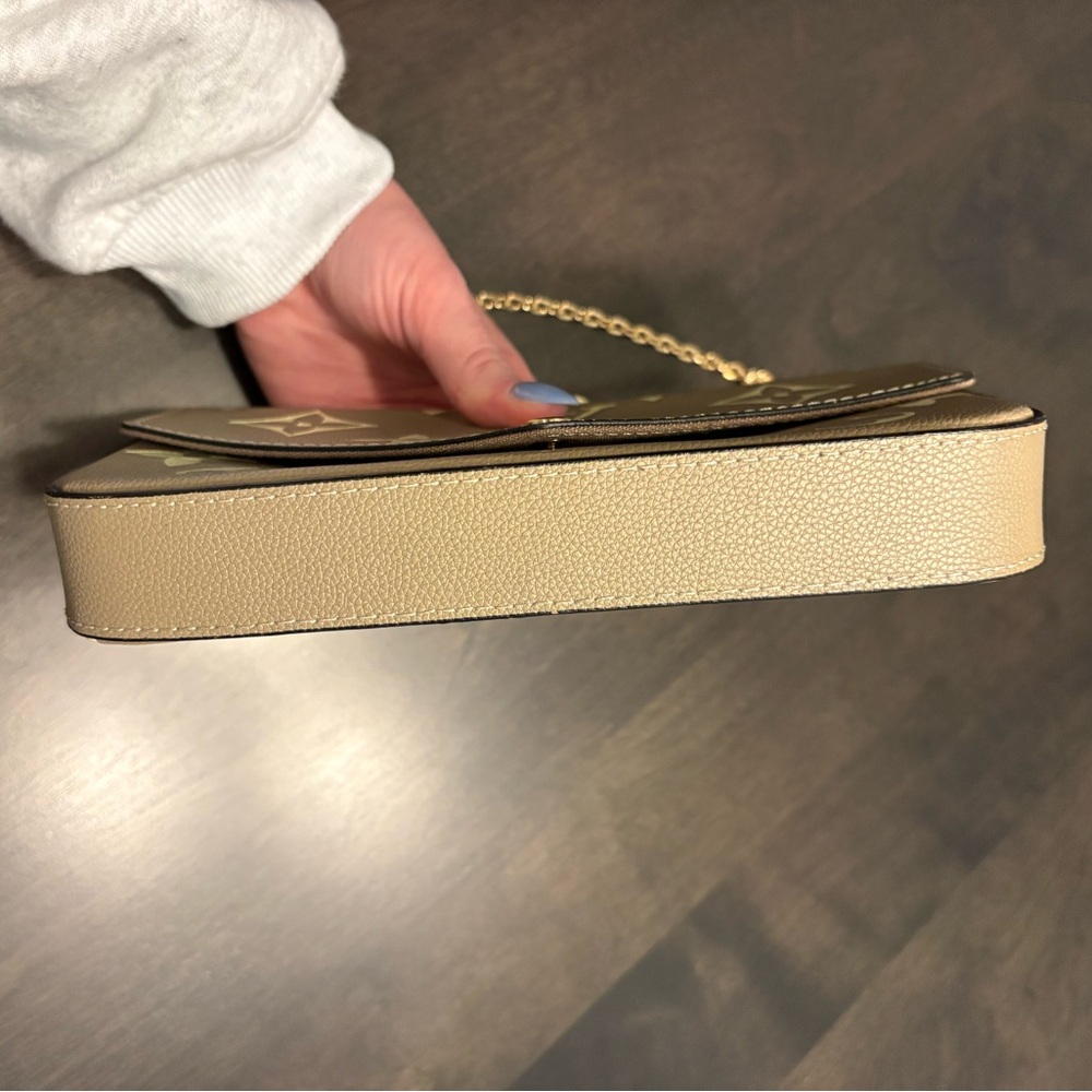 Louis Vuitton Pochette Felicie - Picture 10 of 16
